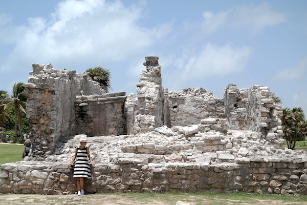 Caroline Knapp of HOUSE of HARPER explores the Tulum ruins.