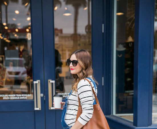 how to style maternity overalls.