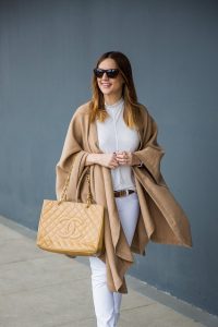 how to style the cuyana cape.