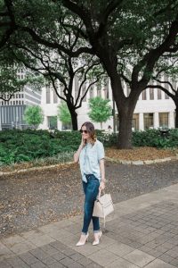 how to style chmabray on denim