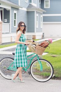 how to style a gingham dress for the summer